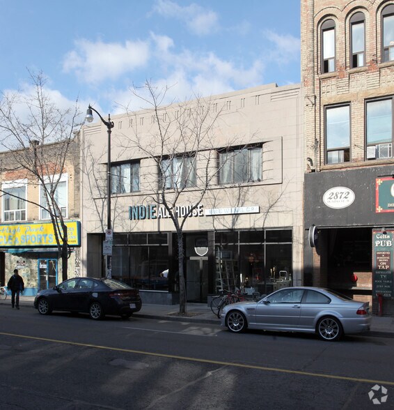 2874-2876 Dundas St W, Toronto, ON à louer - Photo de l’immeuble – Image 2 sur 2