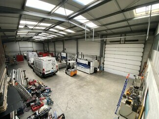 Plus de détails pour Local d'activités à louer