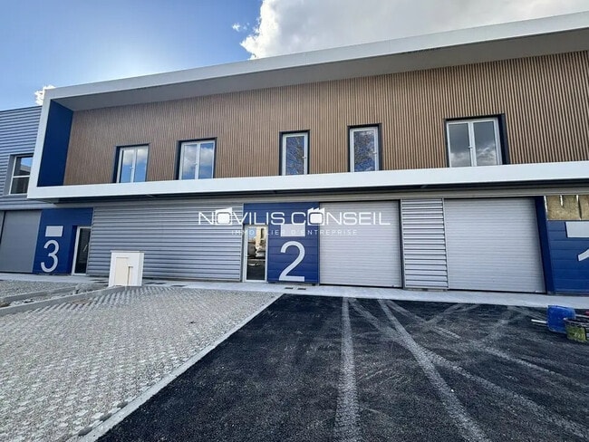 Plus de détails pour Local d’activités à vendre
