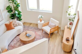 Plus de détails pour 700 W Evans Ave, Denver, CO - Logement à vendre