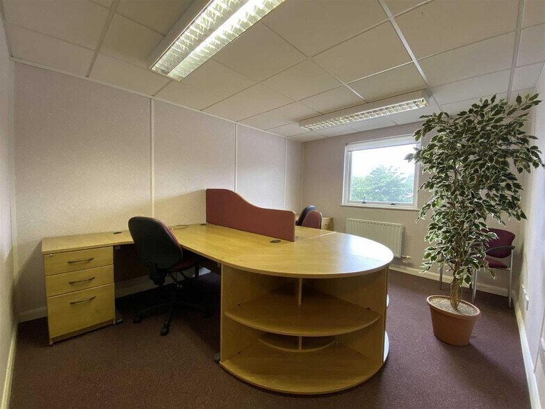 50 Drymen Rd, Bearsden à louer - Photo de l’immeuble – Image 3 sur 9