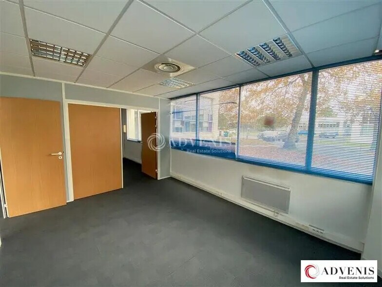 Bureau dans Mérignac à louer - Photo de l’immeuble – Image 3 sur 11