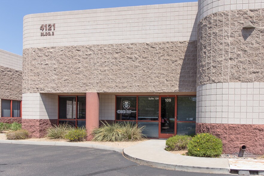 4121 E Valley Auto Dr, Mesa, AZ à vendre - Photo de l’immeuble – Image 3 sur 19