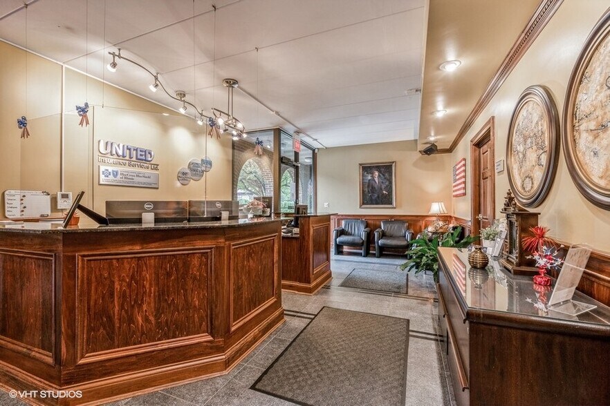6500 W College Dr, Palos Heights, IL à vendre - Photo de l’immeuble – Image 3 sur 29