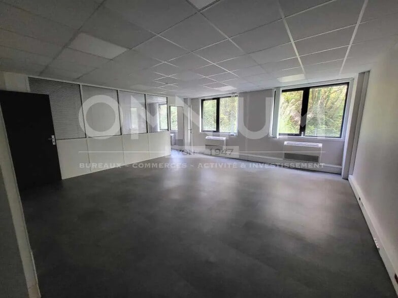 Local d’activités dans Dardilly à louer - Photo intérieure – Image 3 sur 9
