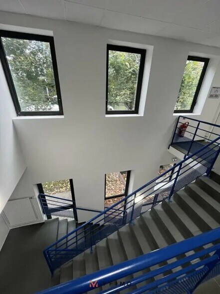 Local d’activités dans Nanterre à louer - Photo de l’immeuble – Image 2 sur 6