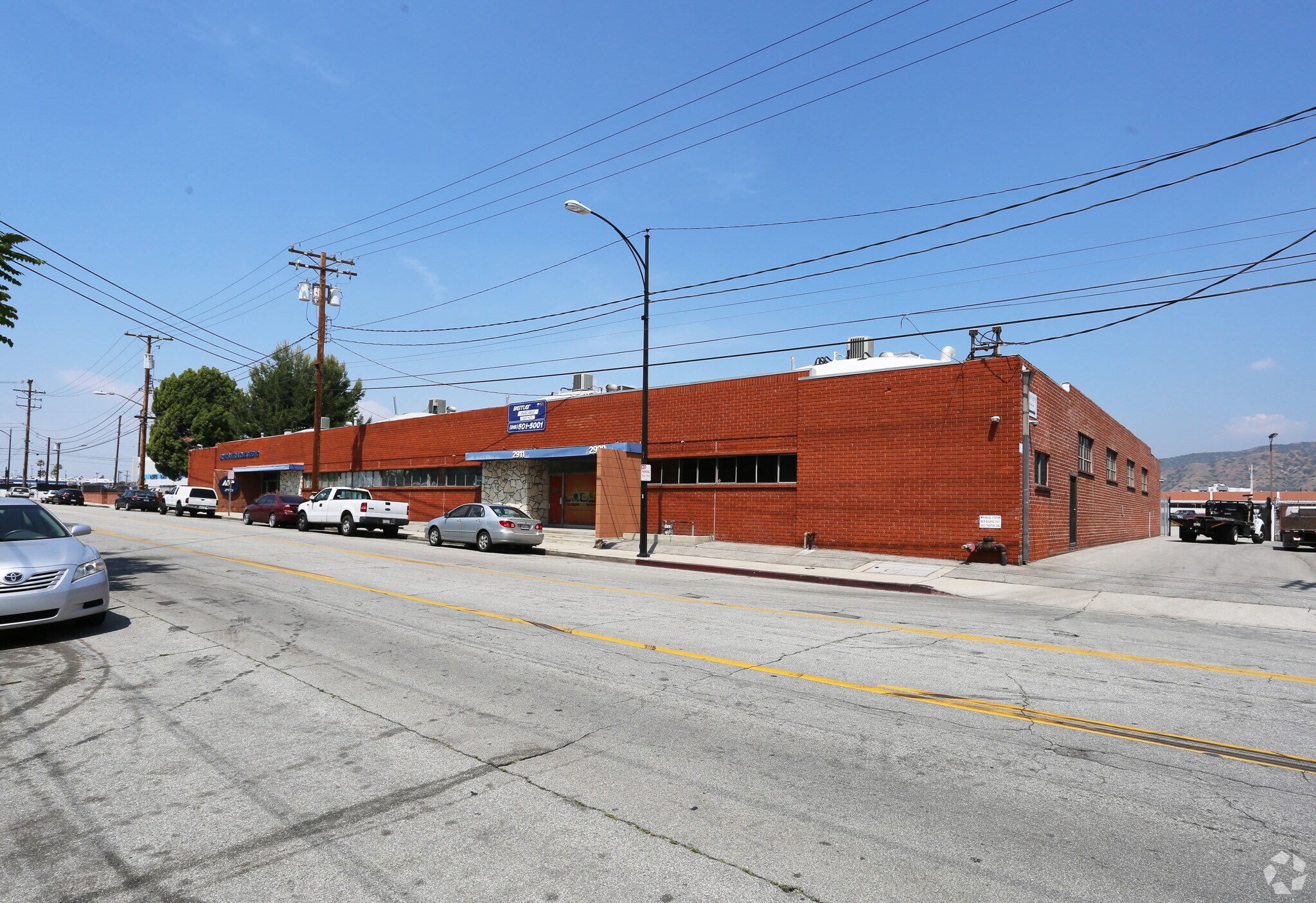 2909-29121 Thornton Ave, Burbank, CA à louer Photo principale– Image 1 sur 19