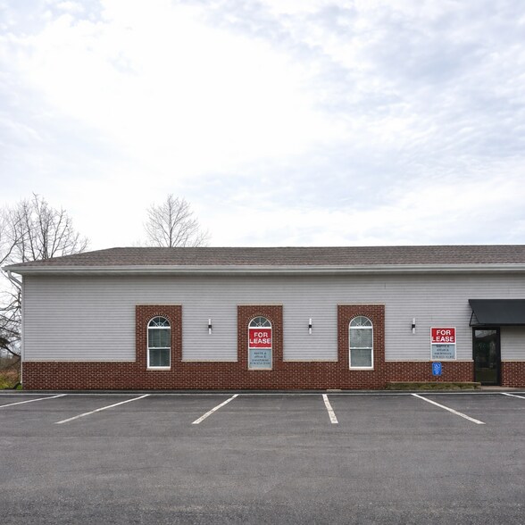 935 Boyson Ct NE, Hiawatha, IA à louer - Photo principale – Image 1 sur 16
