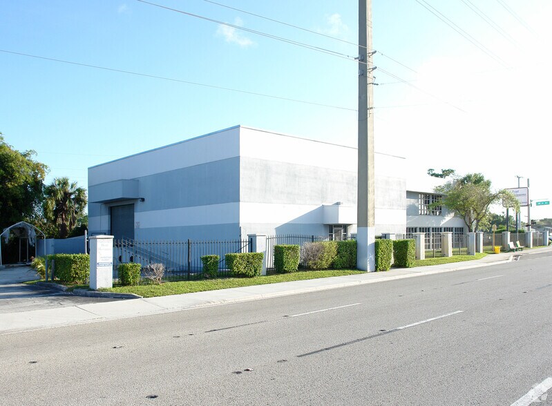 3001-3091 Griffin Rd Frontage portefeuille de 2 biens à vendre sur LoopNet.fr - Photo de l’immeuble – Image 3 sur 9