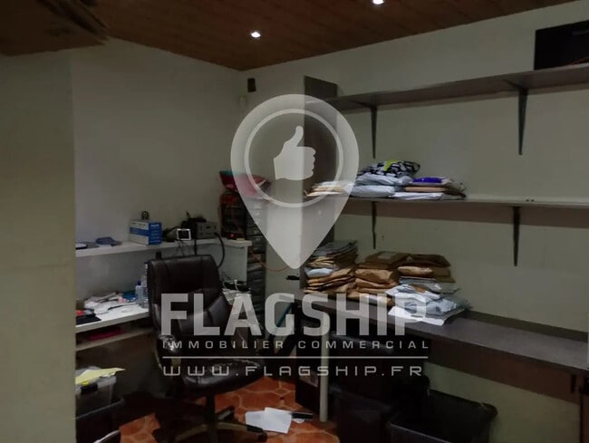 Plus de détails pour Local commercial à louer