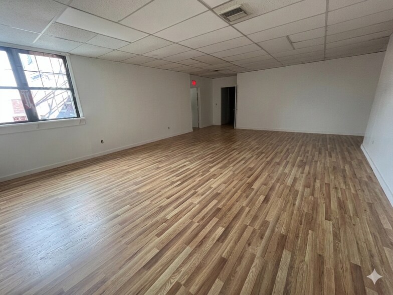 307 Wall St, Kingston, NY à louer - Photo de l’immeuble – Image 2 sur 6