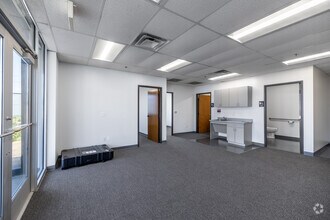 1810 Kelly Blvd, Carrollton, TX à louer Hall d’entrée– Image 2 sur 14