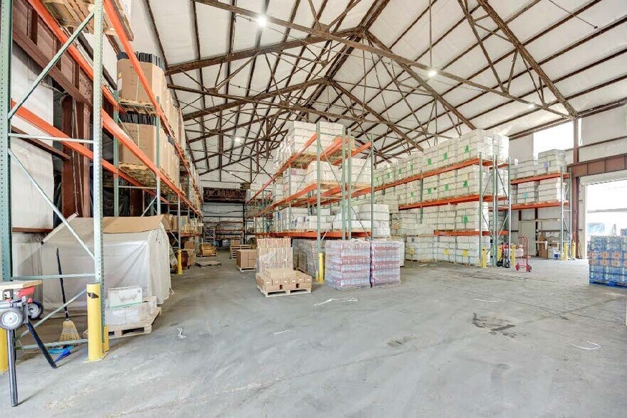 Tri-State Industrial | SLB Portfolio portefeuille de 4 biens à vendre sur LoopNet.fr - Photo de l’immeuble – Image 2 sur 3