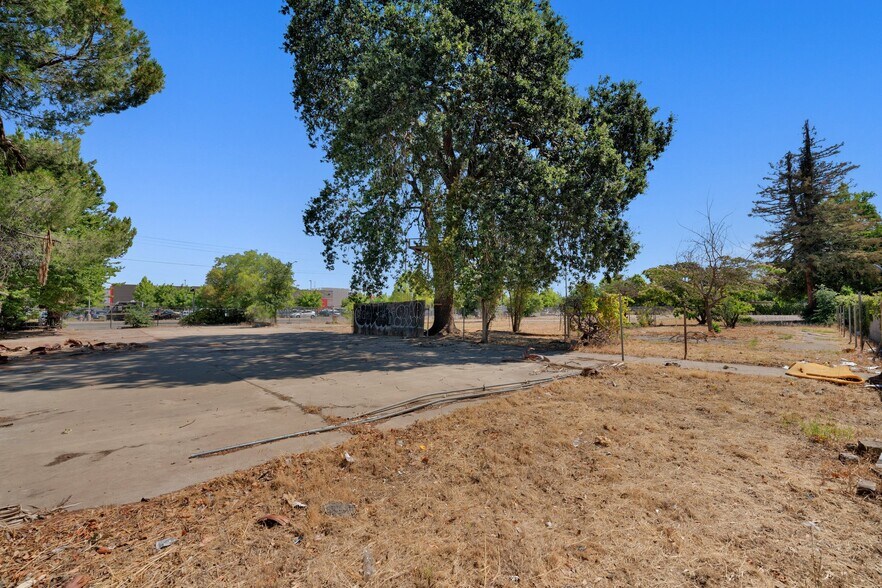 6620-6630 4th, Sacramento, CA à vendre - Photo de l’immeuble – Image 3 sur 6