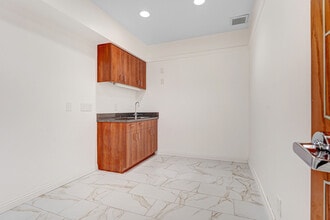 11600 Wilshire Blvd, Los Angeles, CA à louer Photo intérieure– Image 2 sur 4