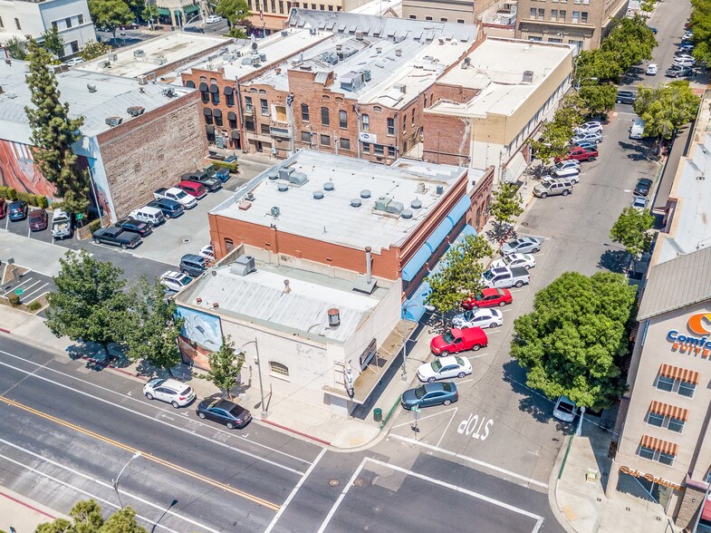 119 S Church St, Visalia, CA à louer - Photo de l’immeuble – Image 3 sur 9