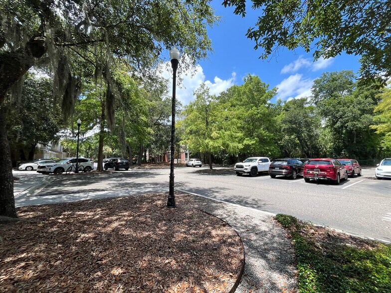 240 Seven Farms Dr, Daniel Island, SC à vendre - Photo de l’immeuble – Image 3 sur 15