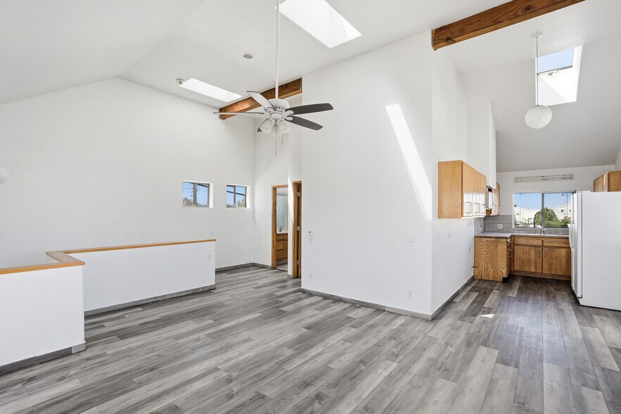 2125 S Broadway, Santa Maria, CA à louer - Photo de l’immeuble – Image 2 sur 6