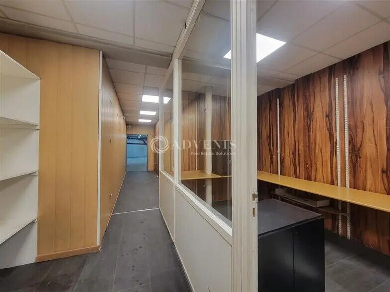 Local d'activités dans Courbevoie à vendre - Photo de l’immeuble – Image 3 sur 7