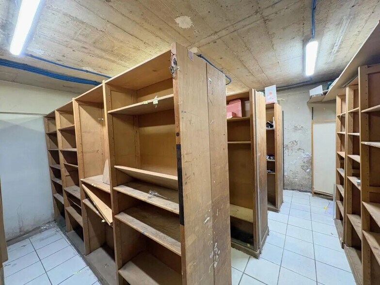 Local commercial dans Montesson à louer - Photo de l’immeuble – Image 3 sur 5