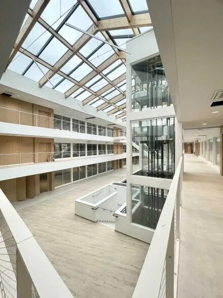 Bureau dans Rouen à louer - Photo de l’immeuble – Image 3 sur 11