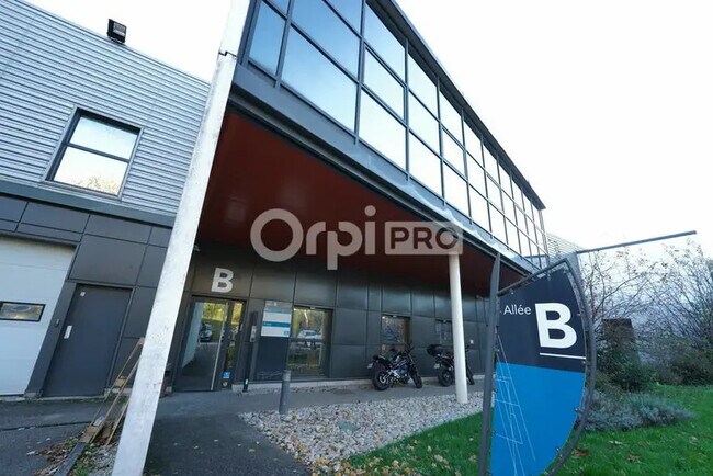 Plus de détails pour 2871 Avenue De L'Europe, Rillieux-la-Pape - Bureau à louer