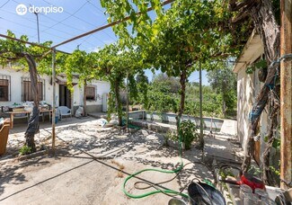 Plus de détails pour Terrain à vendre