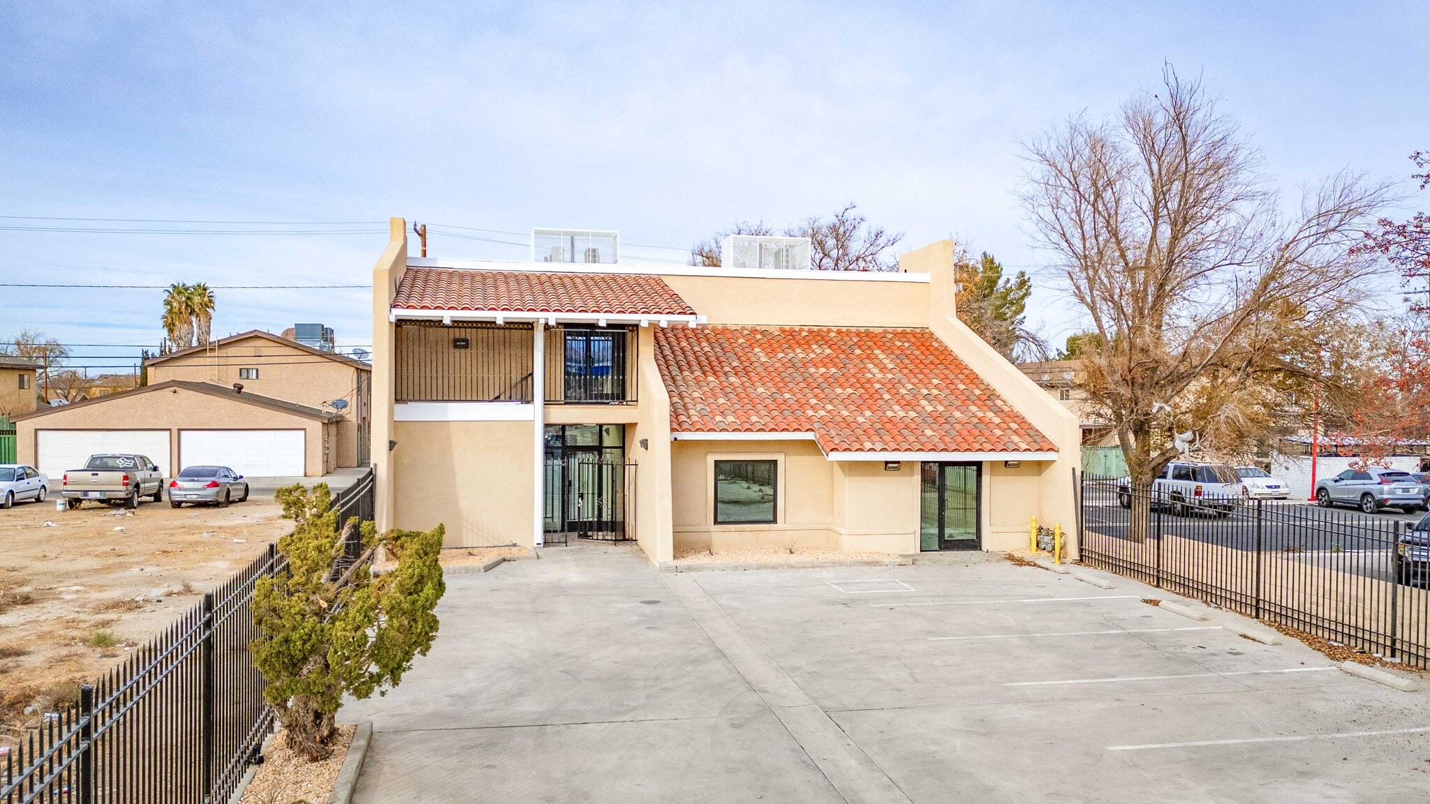 465 E Palmdale Blvd, Palmdale, CA à louer Photo principale– Image 1 sur 70