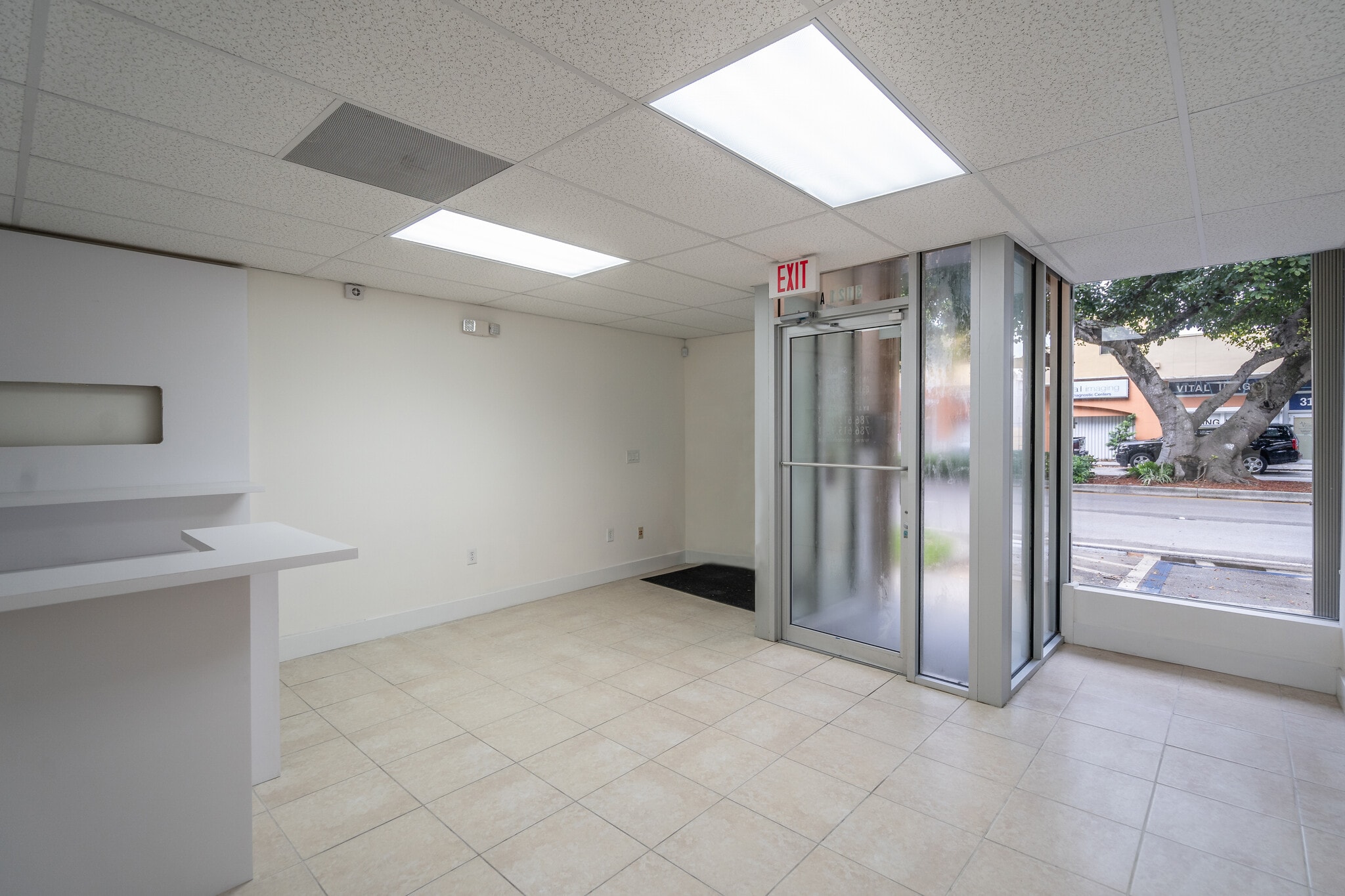 3113-3121 Coral Way, Coral Gables, FL à louer Photo intérieure– Image 1 sur 13