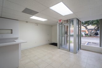 3113-3121 Coral Way, Coral Gables, FL à louer Photo intérieure– Image 1 sur 13