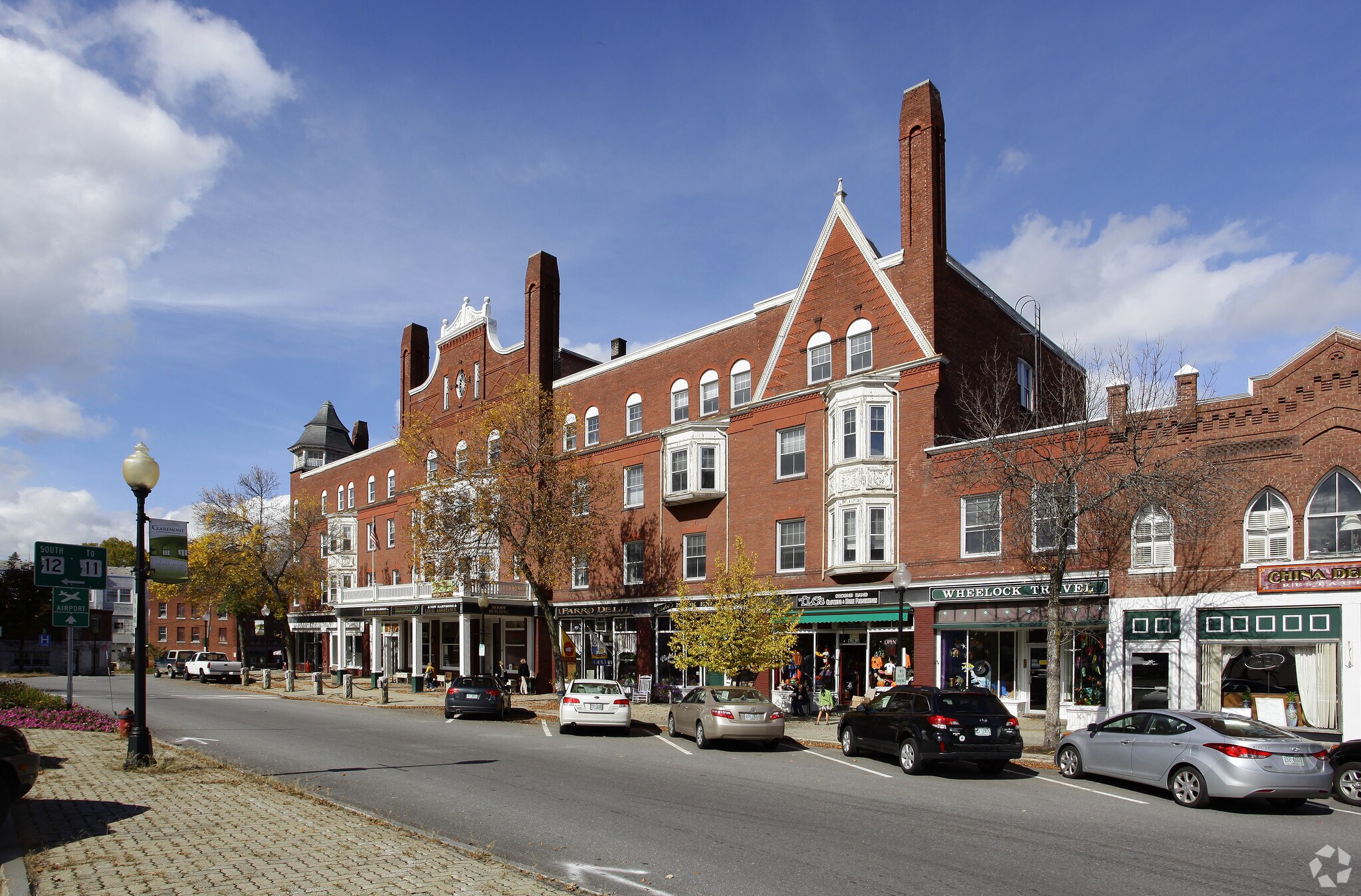 24 Opera House Sq, Claremont, NH à louer Photo principale– Image 1 sur 6