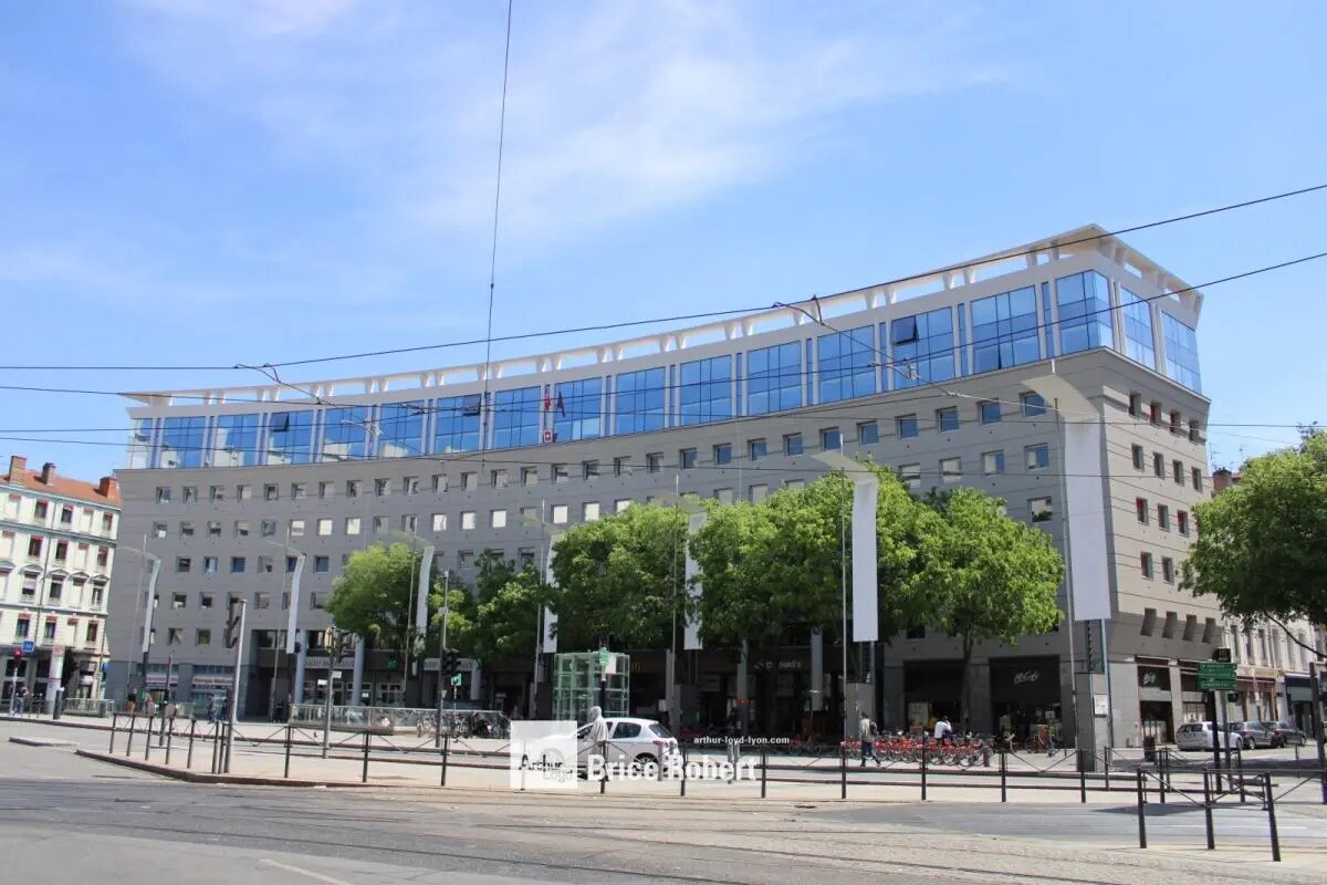 Bureau dans Villeurbanne à louer Photo de l’immeuble– Image 1 sur 6