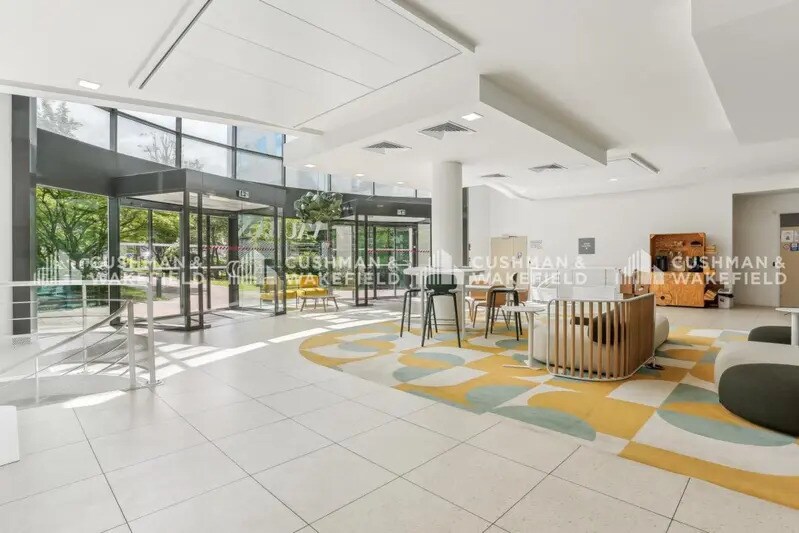 17 Rue Paul Dautier, Vélizy-Villacoublay à louer - Hall d’entrée – Image 2 sur 11