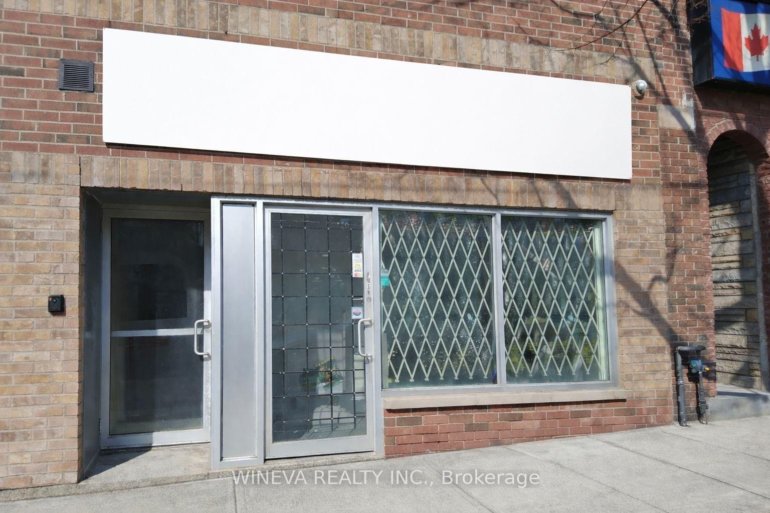 1908 Gerrard St, Toronto, ON à louer Photo principale– Image 1 sur 3