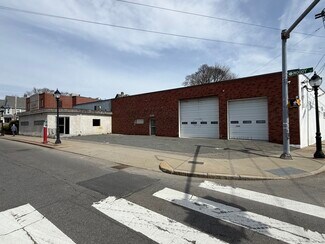 Plus de détails pour 838 Moody St, Waltham, MA - Industriel/Logistique à louer