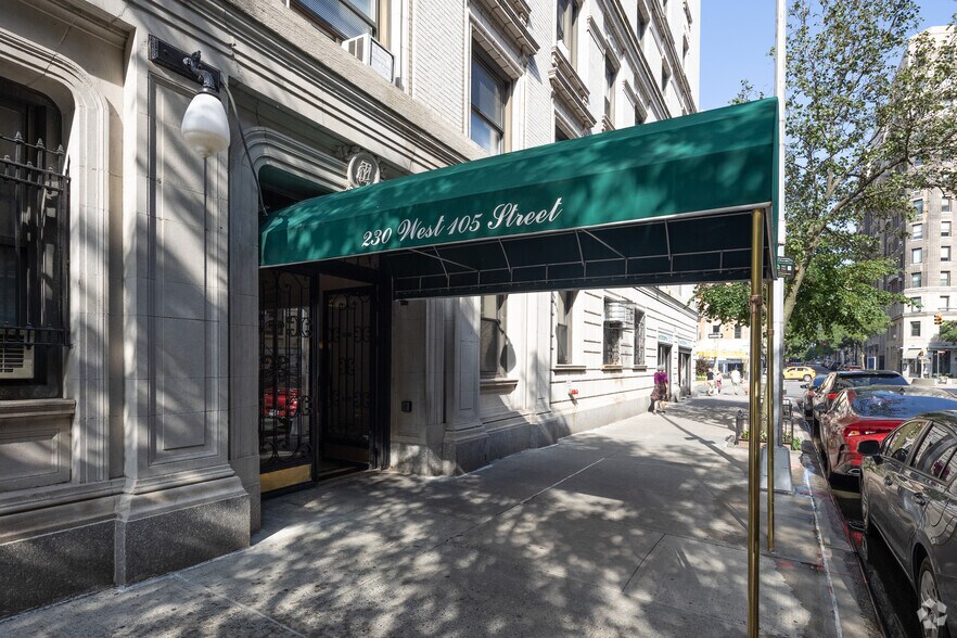 2736-2738 Broadway, New York, NY à louer - Photo de l’immeuble – Image 3 sur 3