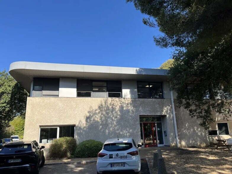 Bureau dans La Seyne-sur-Mer à louer - Photo de l’immeuble – Image 2 sur 12