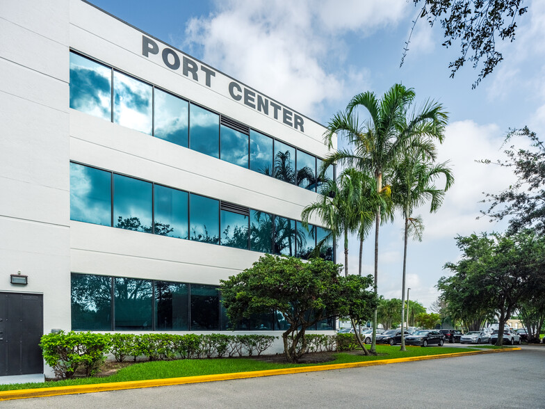 2051 Dr Martin Luther King Jr Blvd, Riviera Beach, FL à vendre - Photo principale – Image 1 sur 1