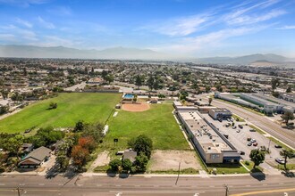 9904 Bloomington Ave, Bloomington, CA - Vue aérienne vue de carte - Image1