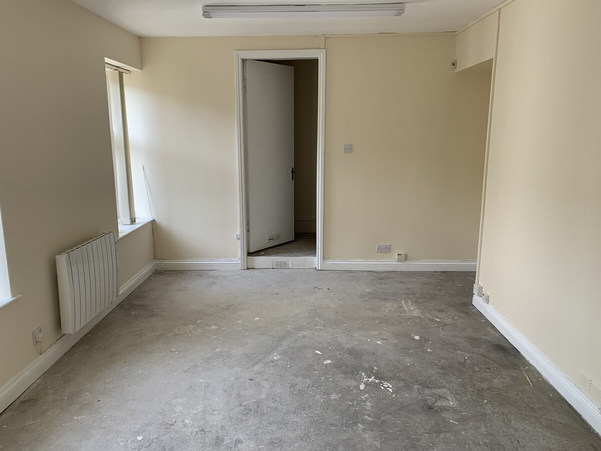 22-24 Portland Rd, Kilmarnock, EAY KA1 2BS - Lot 24 - - Photo intérieure - Image 2 of 2