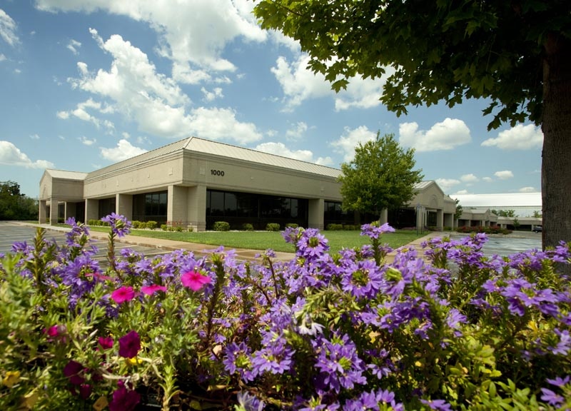 1000 Republic Dr, Allen Park, MI à vendre - Photo de l’immeuble – Image 1 sur 1