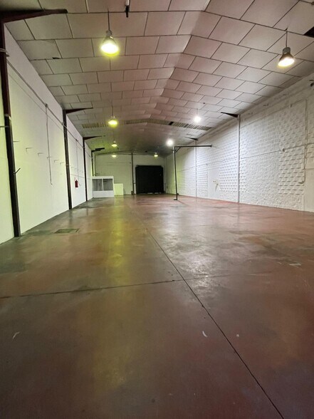 Industriel/Logistique dans Dos Hermanas, Sevilla à vendre - Photo de l’immeuble – Image 2 sur 5