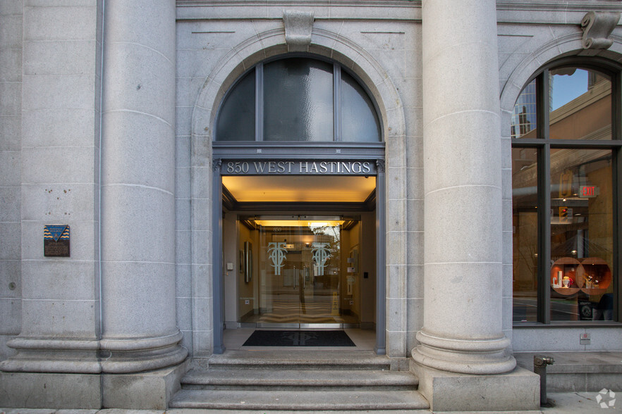 850 W Hastings St, Vancouver, BC à louer - Photo de l’immeuble – Image 2 sur 4