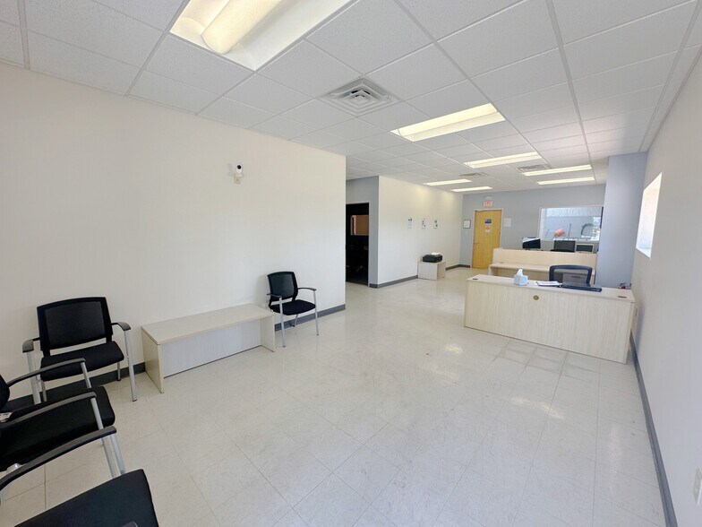 14702 Jersey Shore Dr, Houston, TX à louer - Photo de l’immeuble – Image 3 sur 13