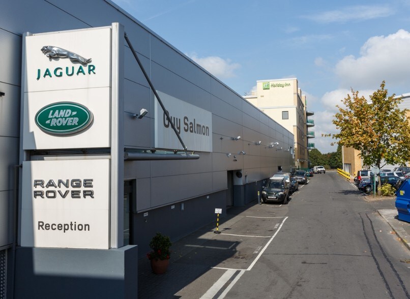 Portsmouth Rd, Surbiton à louer - Photo de l’immeuble – Image 1 sur 3