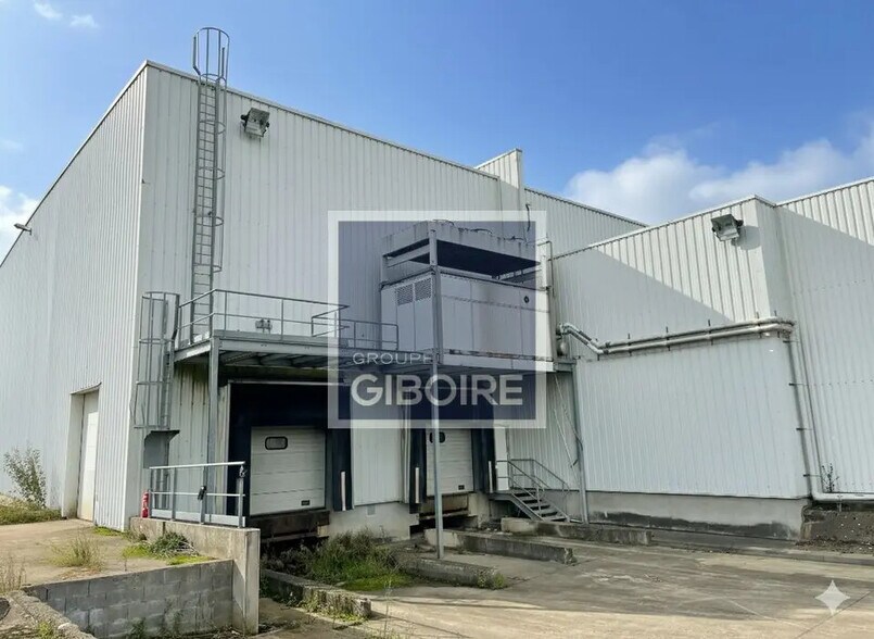 Industriel/Logistique dans Betton à louer - Photo de l’immeuble – Image 3 sur 7