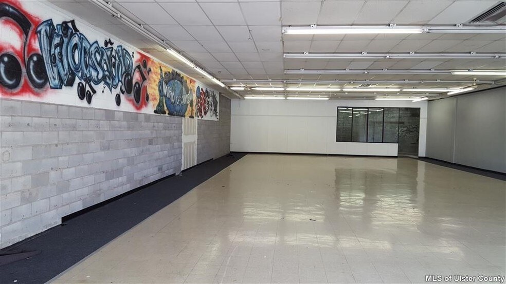 3139 Highway 9W, Saugerties, NY à louer - Photo de l’immeuble – Image 3 sur 7