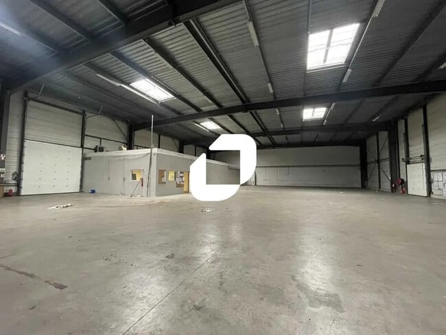 Plus de détails pour Bureau, Local d'activités à louer