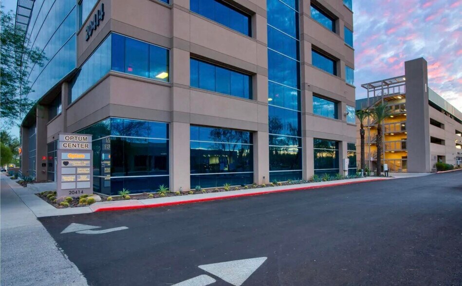 20414 N 27th Ave, Phoenix, AZ à louer - Photo de l’immeuble – Image 2 sur 11