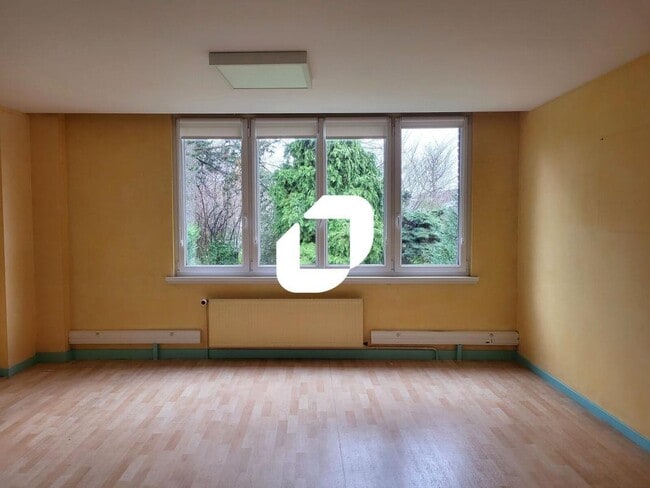 Plus de détails pour Bureau à vendre
